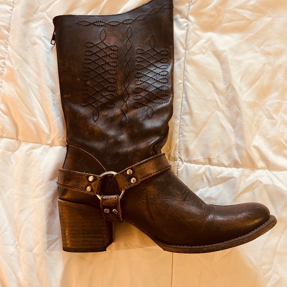 Freebird Shawna Brown Boots - Picture 4 of 6
